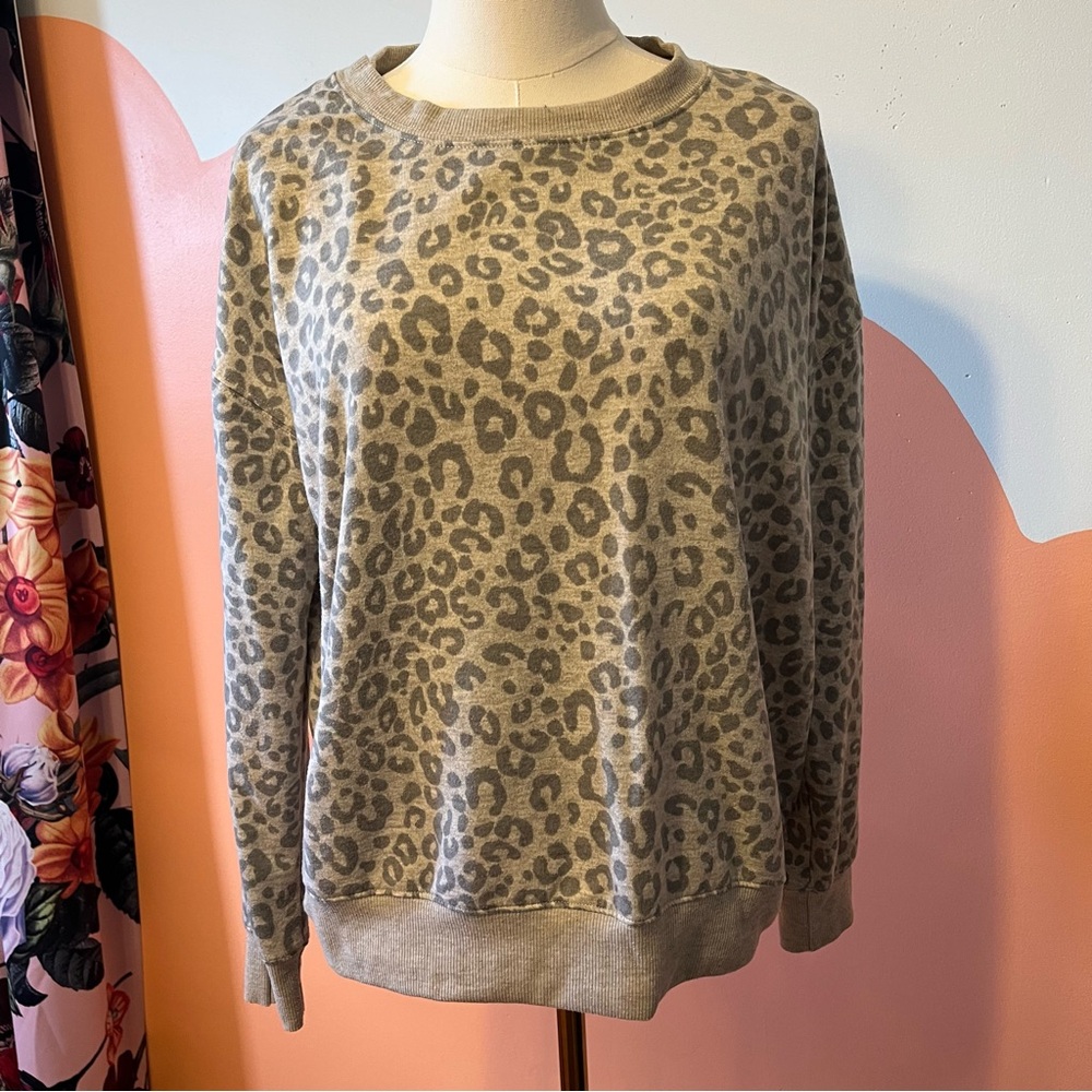splendid leopard print sweatshirt size m